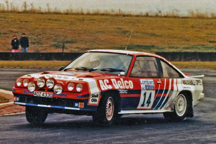 Diecast model cars Opel Manta 1/43 IXO 400 No.153 Dealer Bastos Team Bastos Rallye Paris Dakar 1984 G.Colsoul/A.Lopes